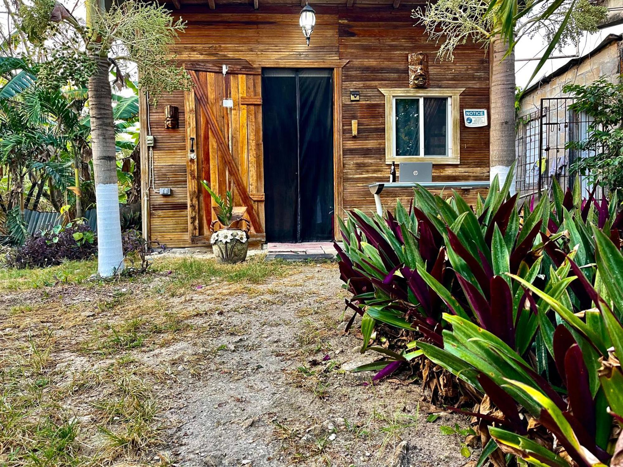 Casa Ricky'S Hostel Orange Walk Town Exterior photo