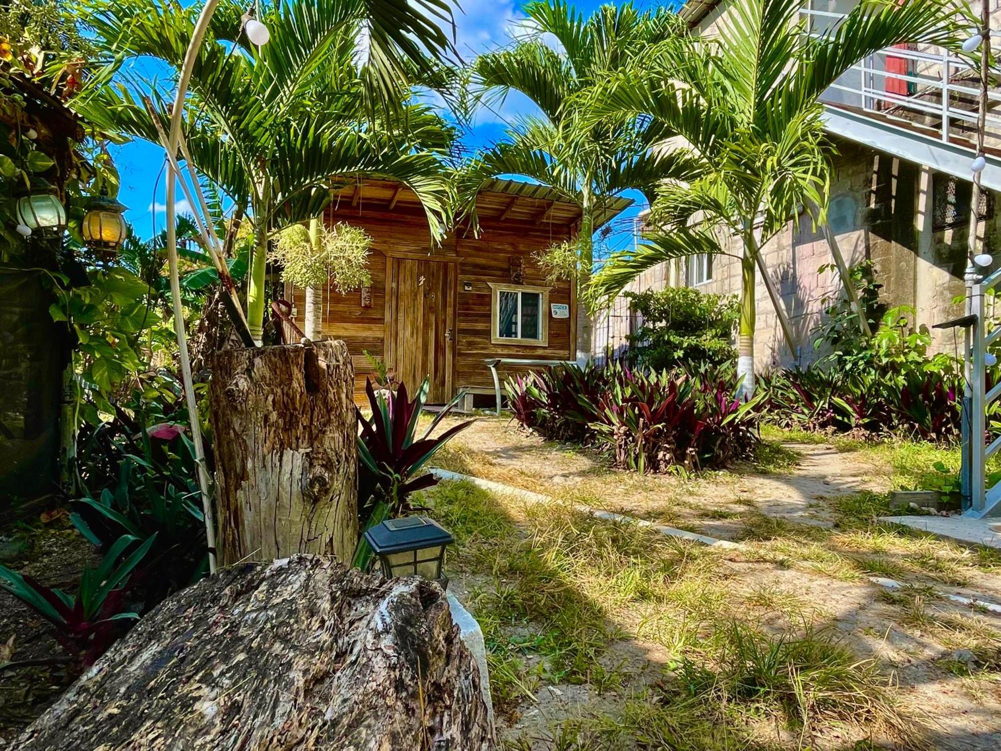 Casa Ricky'S Hostel Orange Walk Town Exterior photo