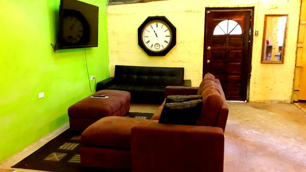 Casa Ricky'S Hostel Orange Walk Town Exterior photo