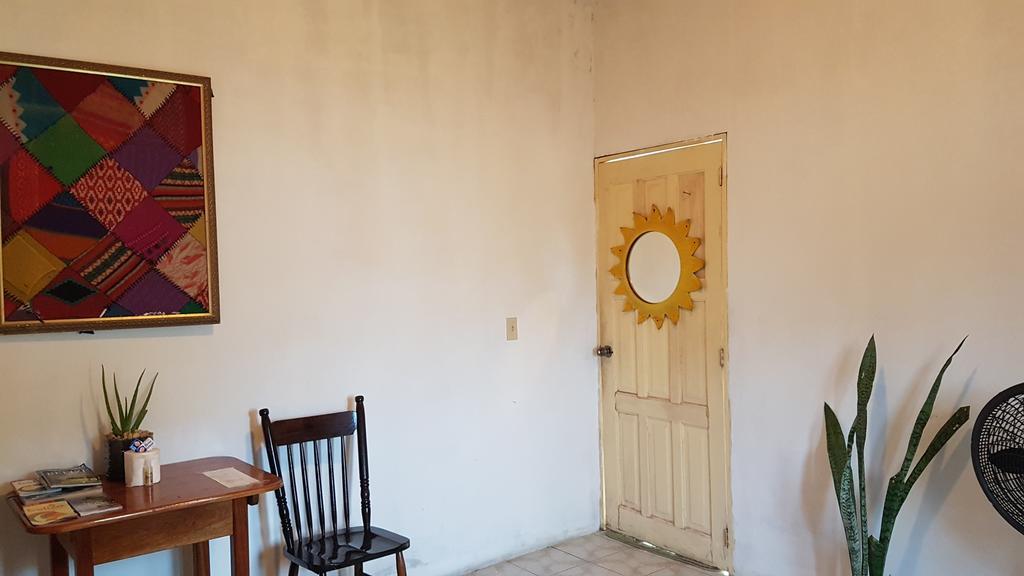 Casa Ricky'S Hostel Orange Walk Town Exterior photo