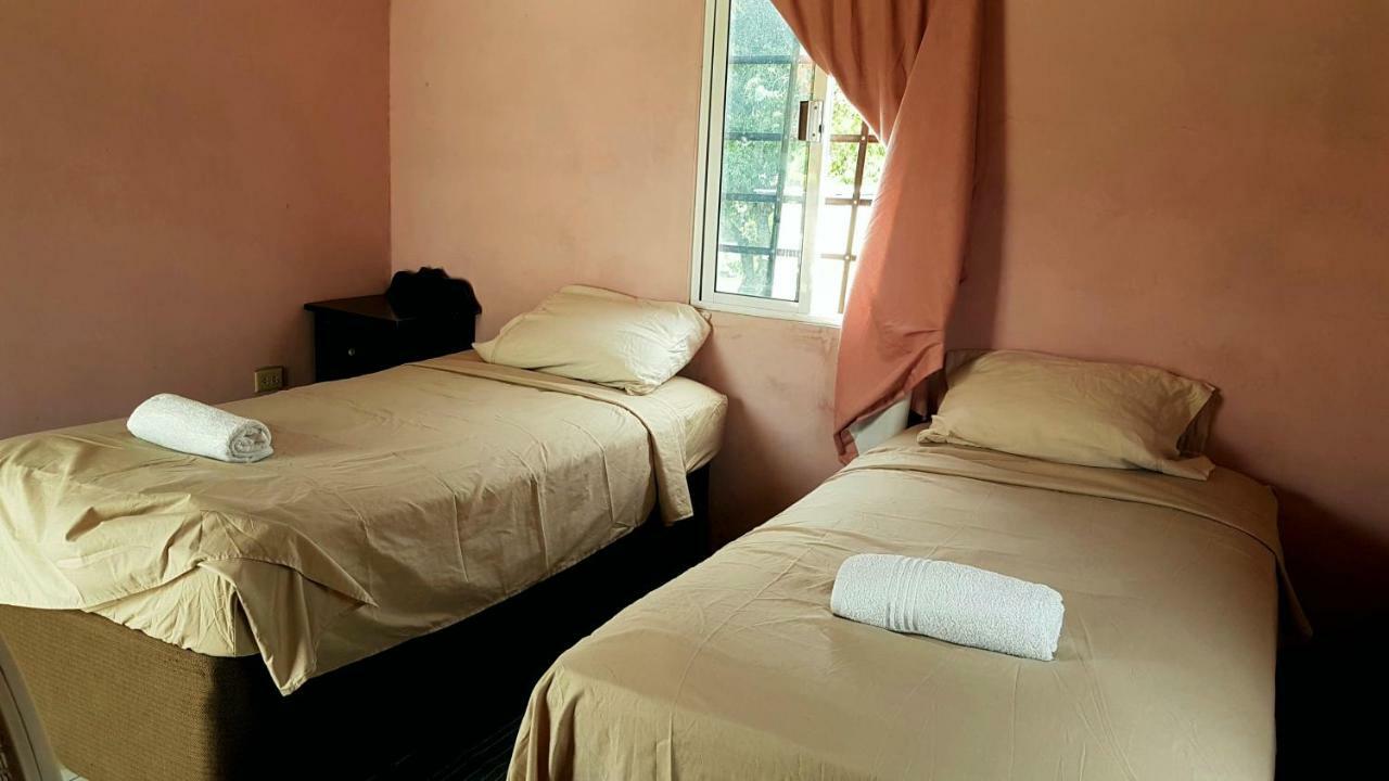 Casa Ricky'S Hostel Orange Walk Town Exterior photo
