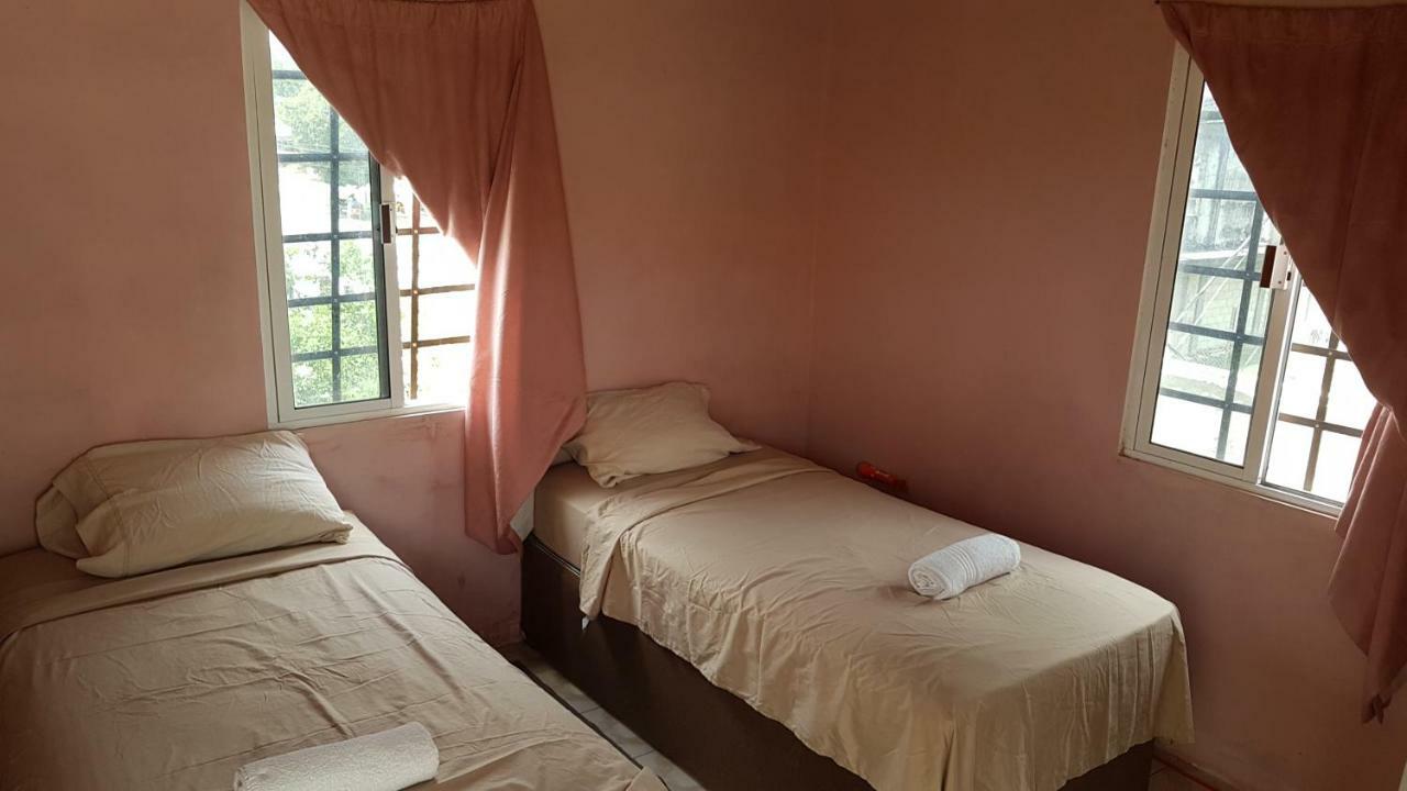 Casa Ricky'S Hostel Orange Walk Town Exterior photo